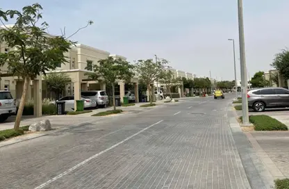 تاون هاوس - 2 غرف نوم - 3 حمامات للايجار في قرية الخليج - الغدير - أبوظبي
