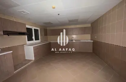 Apartment - 3 Bedrooms - 4 Bathrooms for rent in Al Khan Corniche - Al Khan - Sharjah