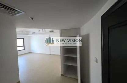 شقة - غرفة نوم - 2 حمامات للايجار في برج الشاهد - القصباء - الشارقة