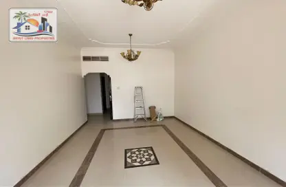 شقة - 2 غرف نوم - 2 حمامات للايجار في الخان - الشارقة