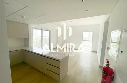 Apartment - 3 Bedrooms - 4 Bathrooms for sale in Waters Edge - Yas Island - Abu Dhabi