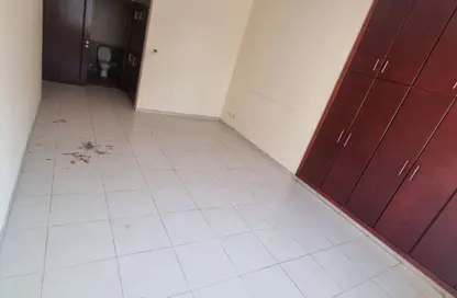 شقة - 2 غرف نوم - 3 حمامات للايجار في الخان - الشارقة