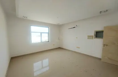 Office Space - Studio - 1 Bathroom for rent in Wadi AL AIN 1 - Al Noud - Al Ain