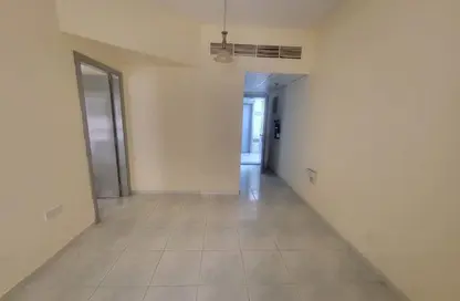 شقة - غرفة نوم - 1 حمام للايجار في بناية البطينة 9 - البطينة - الشارقة