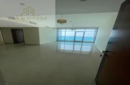 شقة - 2 غرف نوم - 2 حمامات للايجار في برج الكورنيش - الرميلة - عجمان