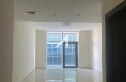 شقة - 2 غرف نوم - 3 حمامات للايجار في برج دوجا - شارع الشيخ زايد - دبي شقة - 2 غرف نوم - 3 حمامات للايجار في برج دوجا - شارع الشيخ زايد - دبي