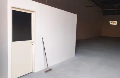 Warehouse - Studio - 1 Bathroom for rent in Umm Al Thuoob - Umm Al Quwain