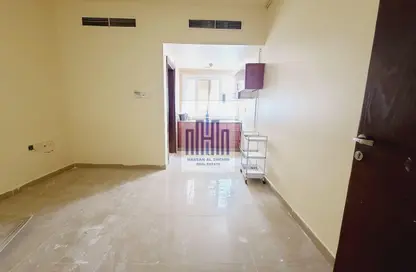 شقة - 1 حمام للايجار في مبنى جي جي كو مويلح - تجارية مويلح - الشارقة