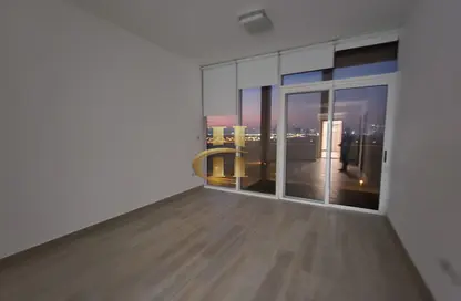 Apartment - 1 Bedroom - 2 Bathrooms for rent in Bloom Towers B - Bloom Towers - Jumeirah Village Circle - Dubai