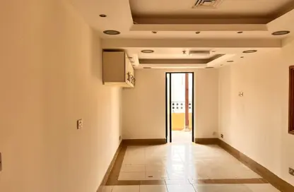 Office Space - Studio - 1 Bathroom for rent in Umm Hurair 2 - Umm Hurair - Dubai