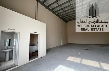 Warehouse - Studio - 1 Bathroom for rent in Umm Al Thuoob - Umm Al Quwain