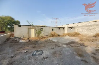 Warehouse - Studio - 3 Bathrooms for rent in Julfar - Ras Al Khaimah