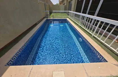 Villa - 5 Bedrooms - 5 Bathrooms for rent in Jumeirah 1 Villas - Jumeirah 1 - Jumeirah - Dubai