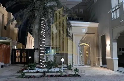 صورة لـ مبنى خارجي فيلا - 4 غرف نوم - 5 حمامات للبيع في شارع الكورنيش - أبوظبي ، صورة رقم 1