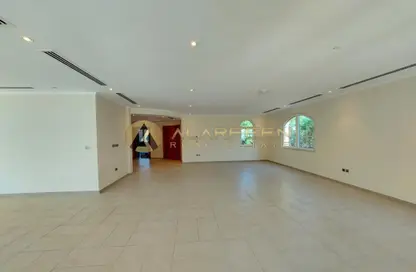 Villa - 5 Bedrooms - 7 Bathrooms for rent in Legacy - Jumeirah Park - Dubai