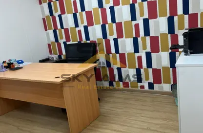 Office Space - Studio - 2 Bathrooms for rent in Bank Street Building - Mankhool - Bur Dubai - Dubai