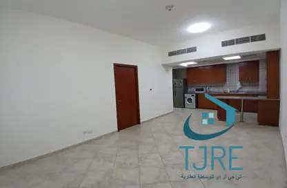 شقة - غرفة نوم - 2 حمامات للايجار في منزل شيرلوك 1 - منزل شيرلوك - مدينة السيارات - دبي