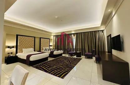 Apartment - Studio - 2 Bathrooms for rent in Baniyas Square - Deira - Dubai