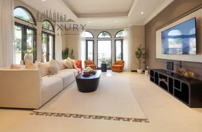 Villa - 4 Bedrooms - 5 Bathrooms for rent in Canal Cove Frond B - Canal Cove Villas - Palm Jumeirah - Dubai