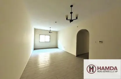 شقة - 3 غرف نوم - 3 حمامات للايجار في مجمع مويلح - تجارية مويلح - الشارقة