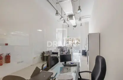 Retail - Studio for sale in One Lake Plaza - JLT Cluster T - Jumeirah Lake Towers - Dubai Retail - Studio for sale in One Lake Plaza - JLT Cluster T - Jumeirah Lake Towers - Dubai