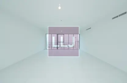 Empty Room image for: Apartment - 3 Bedrooms - 3 Bathrooms for rent in P2794 - Al Dana - Al Raha Beach - Abu Dhabi, Image 1