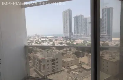 شقة - 2 غرف نوم - 3 حمامات للايجار في مساكن كورنيش عجمان - طريق كورنيش عجمان - عجمان