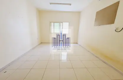 Apartment - 2 Bedrooms - 2 Bathrooms for rent in Fire Station Road - Muwaileh - Sharjah