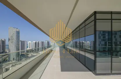 Terrace image for: Apartment - 2 Bedrooms - 3 Bathrooms for sale in Park View - Shams Abu Dhabi - Al Reem Island - Abu Dhabi, Image 1