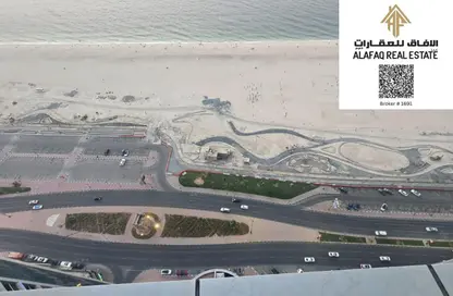 Apartment - 3 Bedrooms - 4 Bathrooms for rent in Corniche Tower - Ajman Corniche Road - Ajman