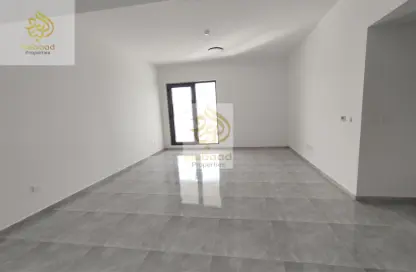 Apartment - 3 Bedrooms - 3 Bathrooms for rent in Al Warsan 4 - Al Warsan - Dubai