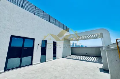 Penthouse - 3 Bedrooms - 4 Bathrooms for rent in Jumeirah Garden City - Al Satwa - Dubai