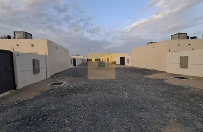 Warehouse - Studio - 1 Bathroom for rent in Al Sajaa - Sharjah