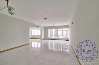 Apartment - 3 Bedrooms - 4 Bathrooms for rent in Crystal Plaza - Al Majaz 1 - Al Majaz - Sharjah