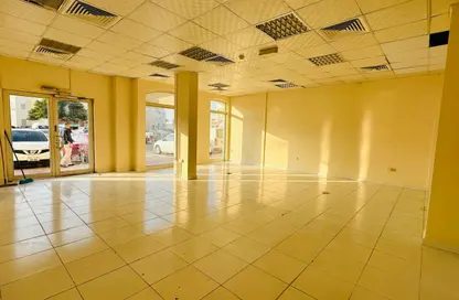 Shop - Studio - 1 Bathroom for rent in Building P01 - France Cluster - International City - Dubai