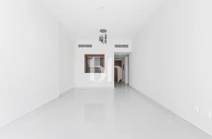 شقة - 2 غرف نوم - 3 حمامات للايجار في برج المستقبل - الخليج التجاري - دبي