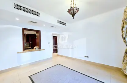 شقة - غرفة نوم - 2 حمامات للبيع في كمون 1 - كمون - دبي القديمة - وسط مدينة دبي - دبي