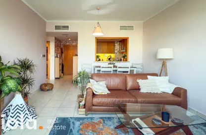 Apartment - 1 Bedroom - 2 Bathrooms for sale in The Links Canal Apartments - The Links - The Views - Dubai