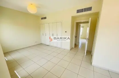 Villa - 2 Bedrooms - 3 Bathrooms for rent in Springs 8 - The Springs - Dubai