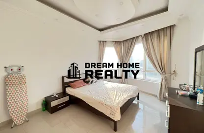 Apartment - 1 Bedroom - 2 Bathrooms for rent in Beach Tower 1 - Al Khan Lagoon - Al Khan - Sharjah