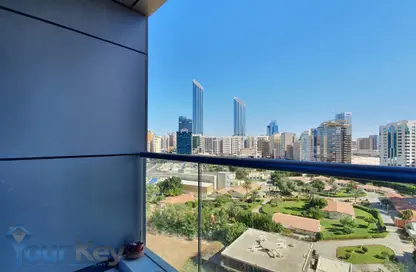 Apartment - 2 Bedrooms - 4 Bathrooms for rent in Wave tower - Corniche Road - Abu Dhabi