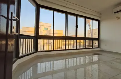 شقة - غرفة نوم - 1 حمام للايجار في الكرامة - أبوظبي