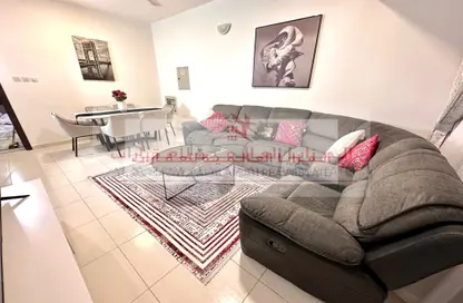 Apartment - 2 Bedrooms - 2 Bathrooms for rent in Muwailih Building - Muwaileh - Sharjah