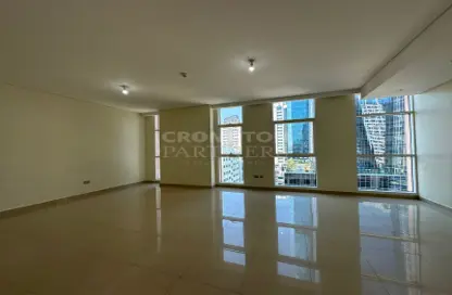 Apartment - 3 Bedrooms - 4 Bathrooms for rent in United Square - Al Khalidiya - Abu Dhabi