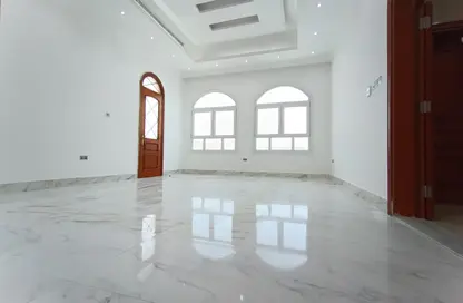 شقة - 1 حمام للايجار في مركز محمد بن زايد - مدينة محمد بن زايد - أبوظبي