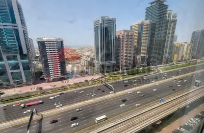 Apartment - 1 Bathroom for rent in Oasis Tower - Sheikh Zayed Road - Dubai