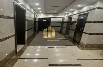 عمارة بالكامل - استوديو - 8 حمامات للبيع في اليرموك - القاسمية - الشارقة