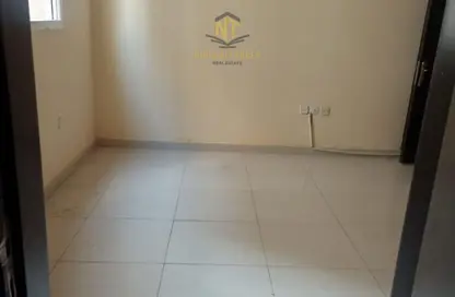 شقة - 1 حمام للايجار في النباعة - الشارقة