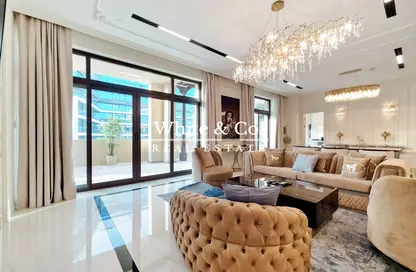 Living Room image for: Penthouse - 4 Bedrooms - 6 Bathrooms for rent in The Fairmont Palm Residence North - The Fairmont Palm Residences - Palm Jumeirah - Dubai, Image 1