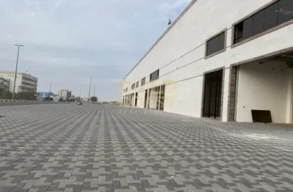 Warehouse - Studio - 1 Bathroom for rent in Umm Al Thuoob - Umm Al Quwain